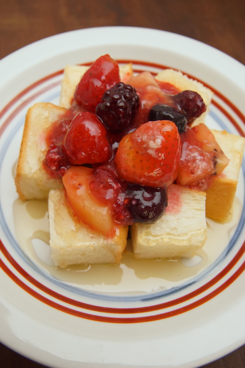 塩糀苺ジャムのフルーツ蜂蜜トーストの画像